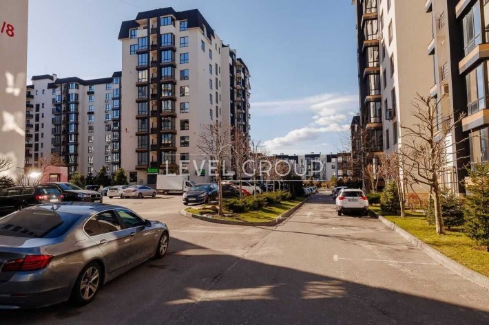 ЖК У - квартал 2 кімнатна квартира  З РЕМОНТОМ 56 м2  БОРЩАГІВКА - фото 1