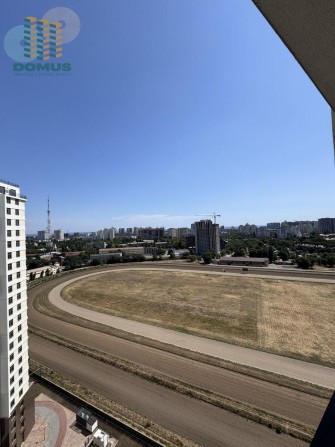 Продам 2 комн Вид на Ипподром! ЖК 61 Жемчужина! Краснова. Дом сдан! - фото 1