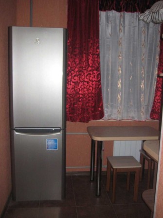 Продам 1-комнатную квартиру с кап. ремонтом, 5 минут пешком от метро - фото 1