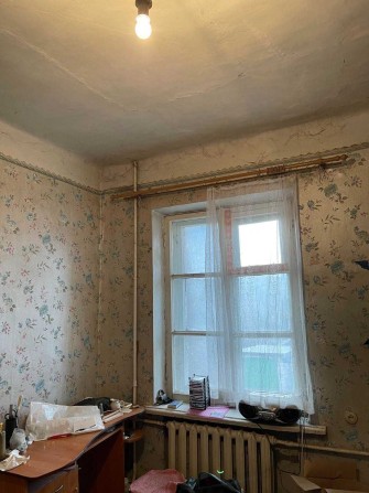 Продам гостинку под ремонт с балконом, м. Палац Спорта, м. Барабашова - фото 1
