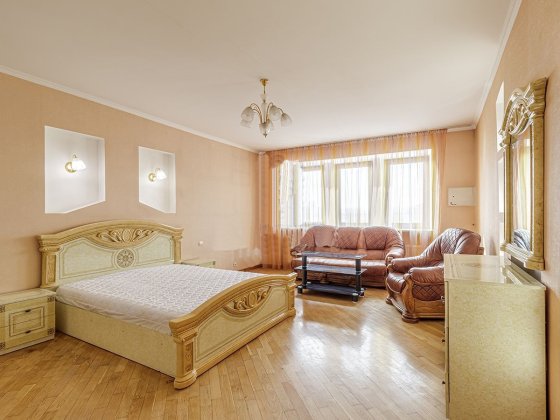 Простора 3к квартира бізнес-класу на Оболоні, 125 м² вул. Івасюка 12г Київ