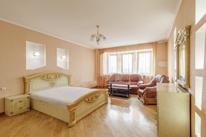 Простора 3к квартира бізнес-класу на Оболоні, 125 м² вул. Івасюка 12г - фото 1