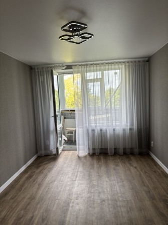 1 к. из. Чешка. 4/9. Евро ремонт новый. Метро Гер.труда-27999$. Торг - фото 1