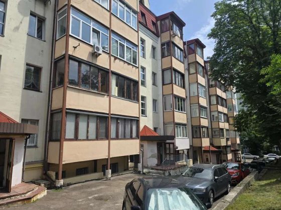 Продаж 4-к квартири проспект Науки 42/1 Київ