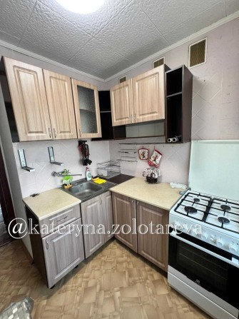Продам 3к кварт м Г Труда, квадратный холл, ремонт мебель, СЕРТІФІКАТ! - фото 1