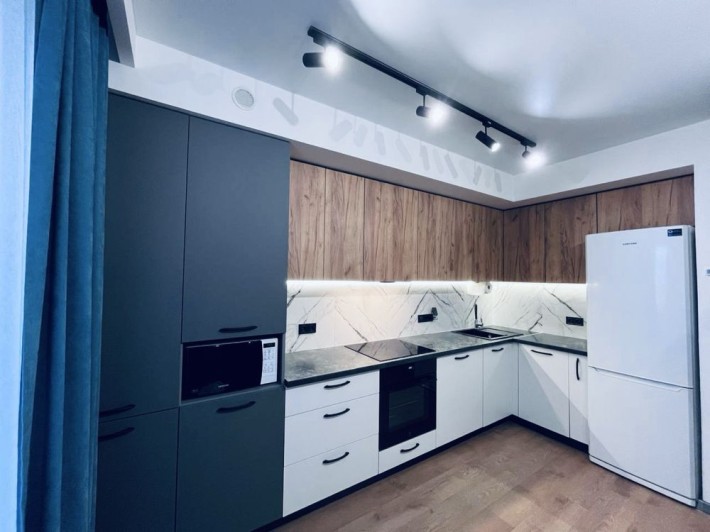 Продам 2к квартиру з дизайнерським ремонтом ЖК Волошковий, Софія - фото 1