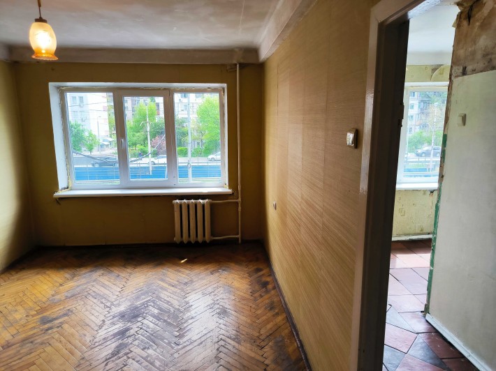 тепла однокімнатна 27 м.кв. на пр-ті  Курбаса,2 ,2-й поверх під ремонт - фото 1