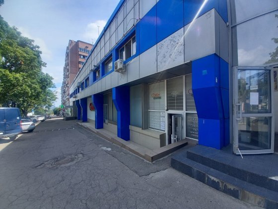 Магазин на червоній лінії Пр Поля. Окремий вхід (можна зробити ще 1 додатковий вхід) Днепр