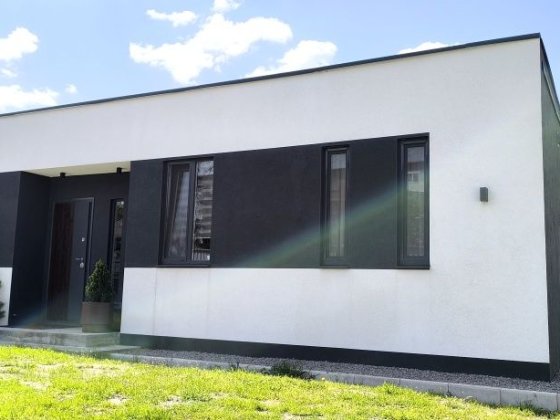 100 кв.м.Центр міста! Ремонт, меблі, та побутова техніка.