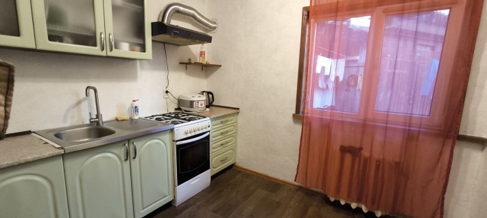 Продам ч/б біля чорного АТБ - фото 1