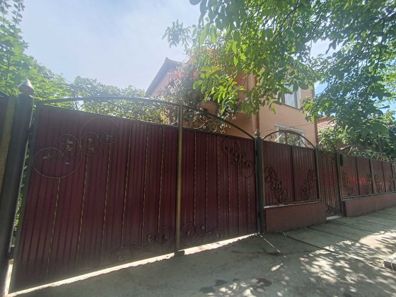 ДВОПОВЕРХ БУДИНОК з прибудовою, 500м. ВІД БАСЕЙНІВ,164.7 кв.м.,7,5сотк Берегове