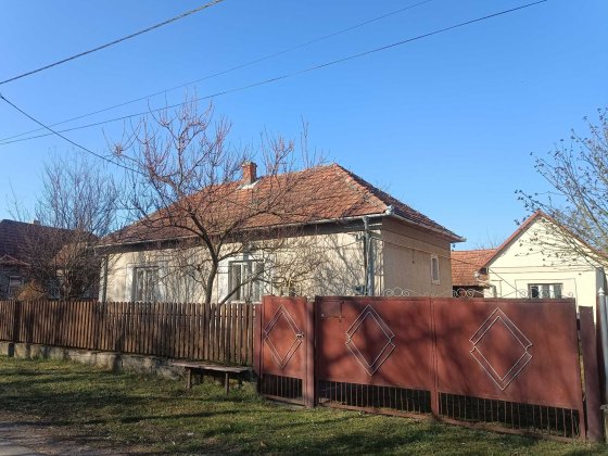 ПРОДАЖ великого БУДИНКОВОЛОДІННЯ у передмісті, ділянка 16 соток! Берегово