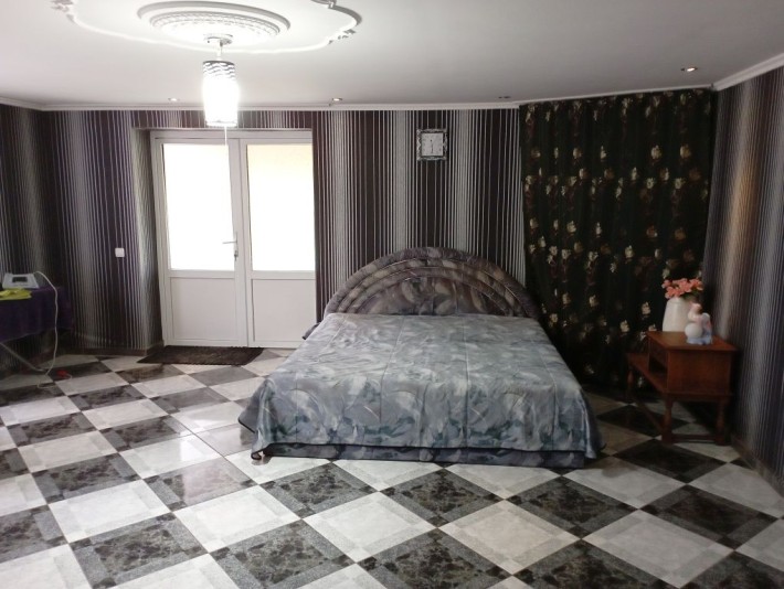 Будинковолодіння: комерція + житло 210 м2 Берегово Бако Габора 109 - фото 1