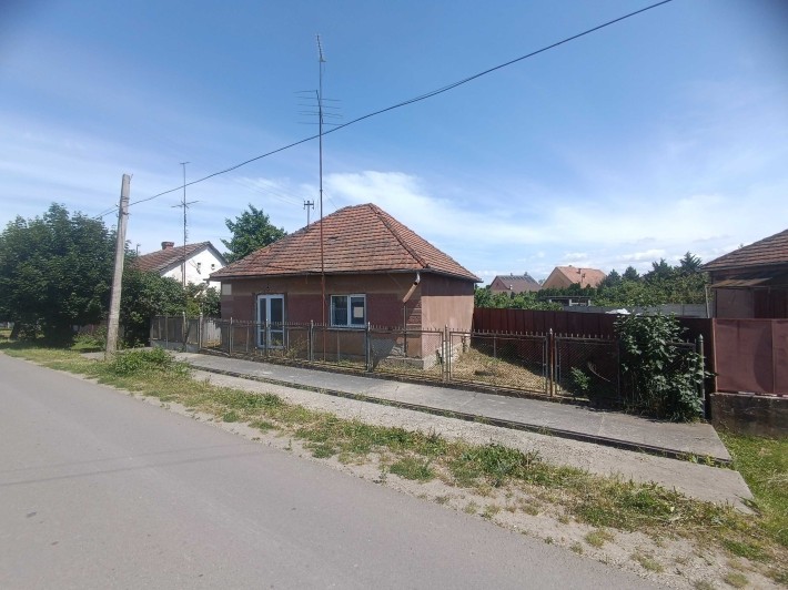 ПРОДАЖ 2-х кімнатного будинку 1.5 км. до центру міста,ділянка 10 соток - фото 1