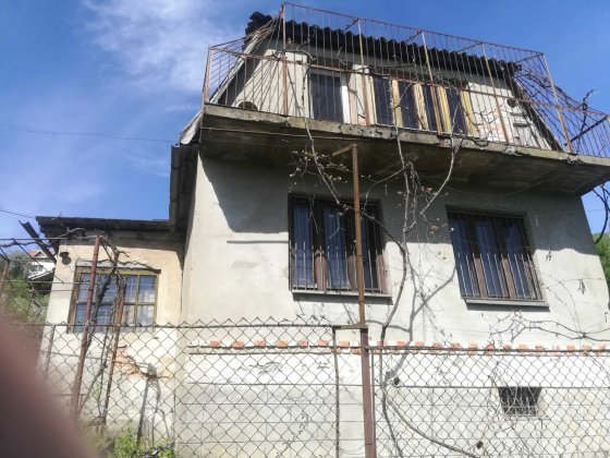 Продається дачна ділянка з будинком у Закарпатті Берегово