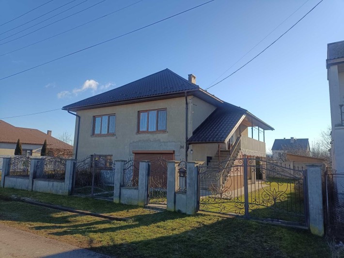 ПРОДАЖ великого (195 кв.м., 6 кімнат) будинку з євроремонтом, 9 соток! - фото 1