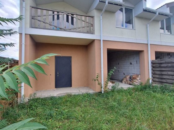 Продам кутовий таун хаус 160м2 з газом біля лісу на ділянці 2 сотки Боярка