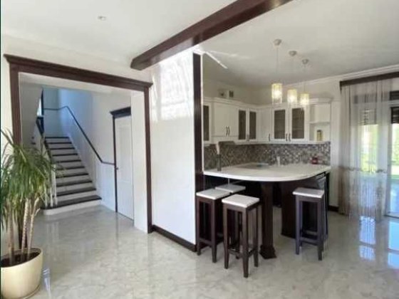 Продам новий дім з сучасним ремонтом біля соснового лісу. Васильков