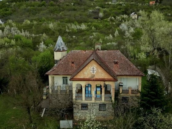 Продається історичний будинок вина на Чорній горі Виноградов