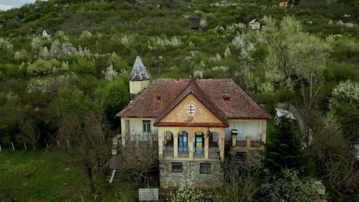 Продається історичний будинок вина на Чорній горі - фото 1
