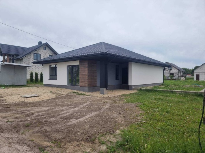 Опис

Продається новий будинок в місті Володимир - фото 1