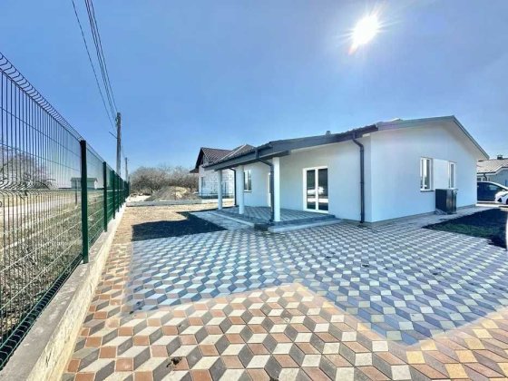 ВІтаю! Продам одноповерховий  будинок_дуплекс с. Тарасівка. (Боярка).+ Боярка