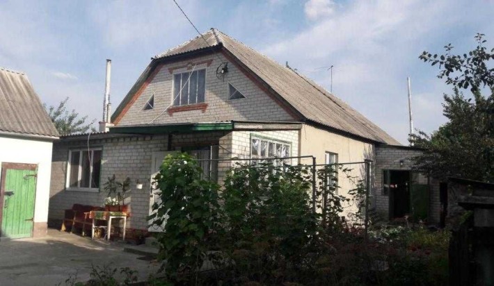 Продам цегляний будинок в центрі Дергачів - фото 1