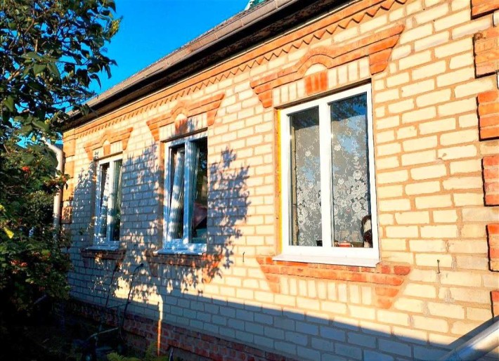 Продам добротний цегляний будинок в Дергачах - фото 1