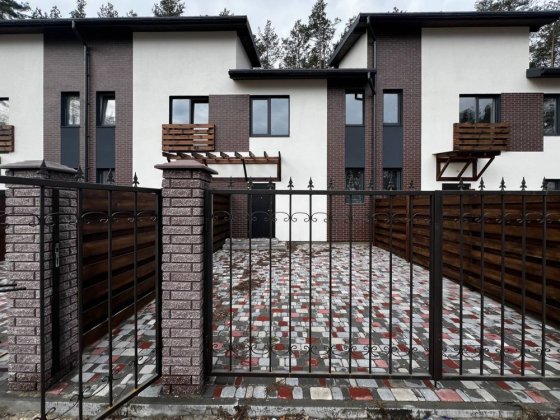 Продам таунхаус, максимальне наповнення, поряд парк 70000 $ Гостомель