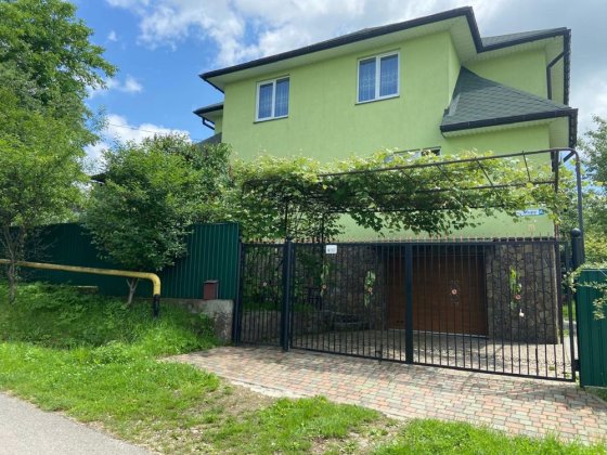 Будинок в місті Долина Долина