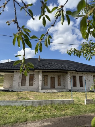 Просторий будинок з комунікаціями - фото 1