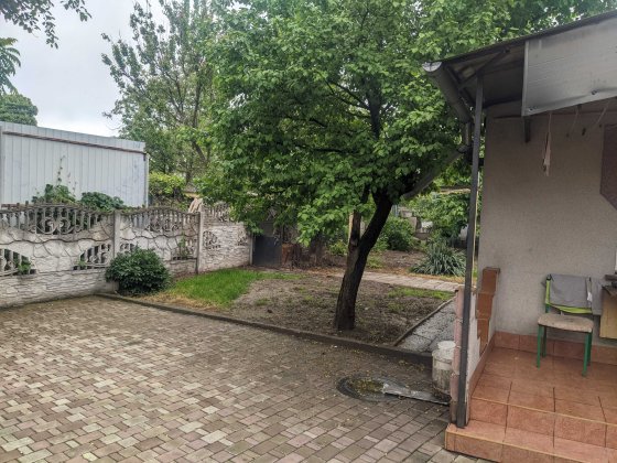 Продається будинок з гаражем. Дубно