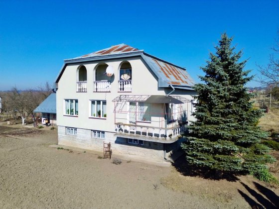 Продається просторий цегляний будинок поруч з м.Дрогобич Дрогобич