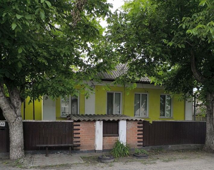 Продам будинок,м.Ізюм - фото 1