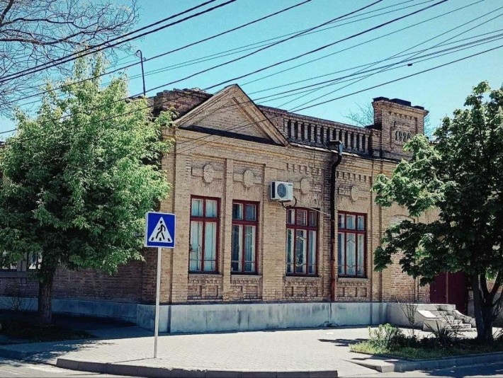 Продажа 4к дом Румынской постройки в центре Измаила - фото 1