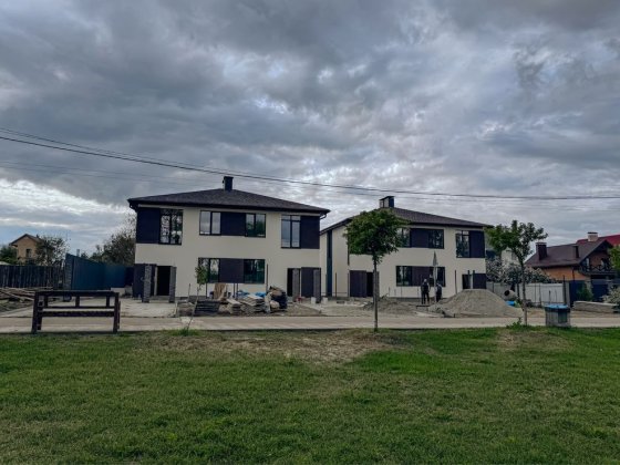 Дуплекс біля озера. Набережна. Спокій. Все, що треба для життя! Гостомель