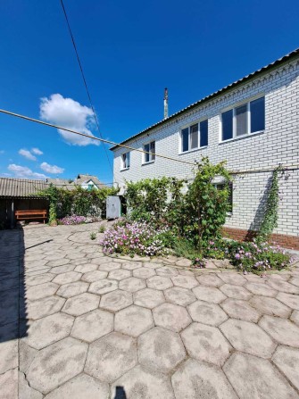 Продам гарний будинок, с. Андріївка, 12 соток, 60 км від Харкова. - фото 1
