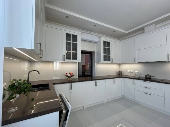 Будинок з дизайнерським ремонтом та меблями поблизу озера. Гостомель Гостомель