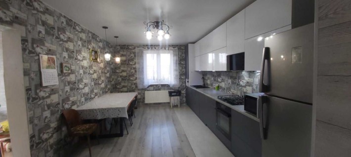 Будинок з сучасним ремонтом біля Чорноморську - фото 1