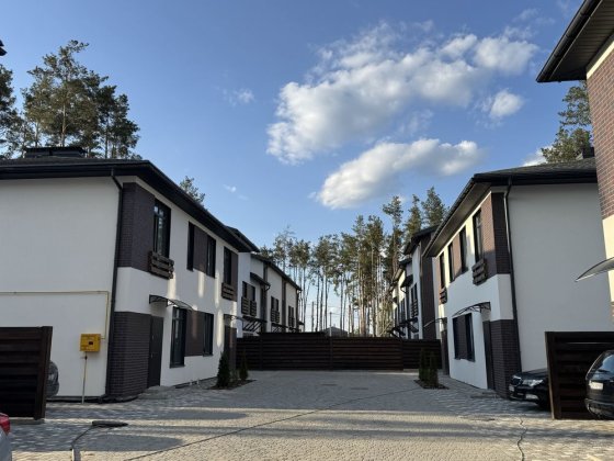 Дуплекс серед сосен Гостомель будинок біля парку Щасливий Гостомель