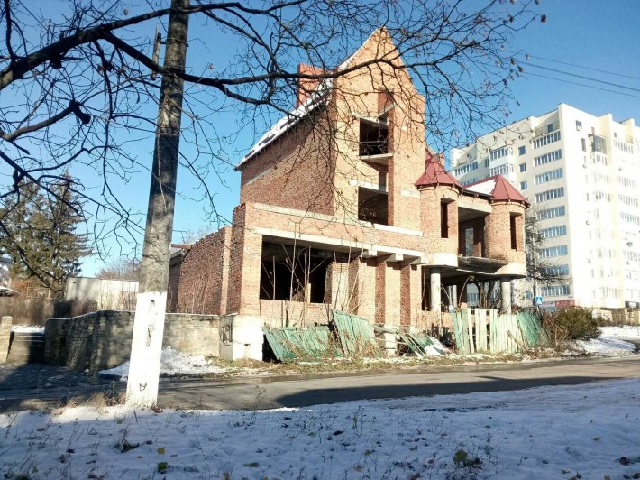 Будинок в центрі Кам'янця-Подільського зручне росташування - фото 1