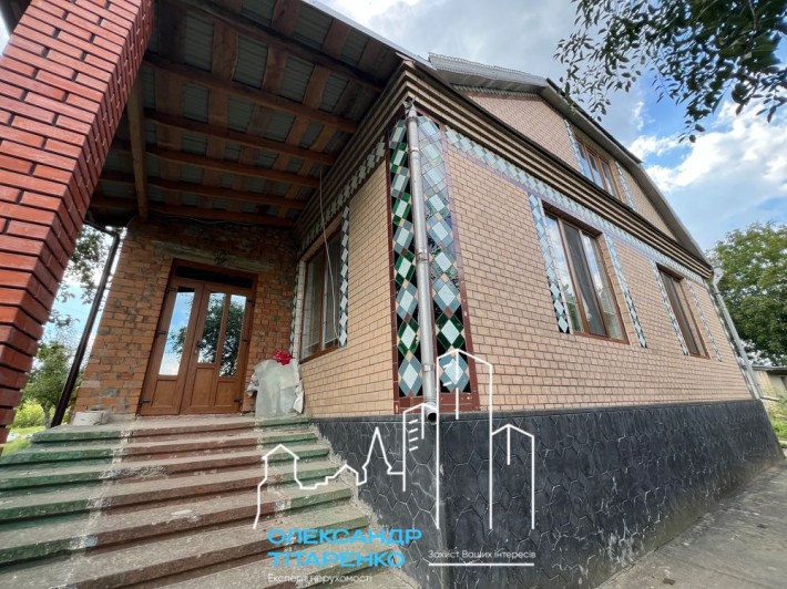 Продам будинок з великою ділянкою! Недалеко від міста! - фото 1