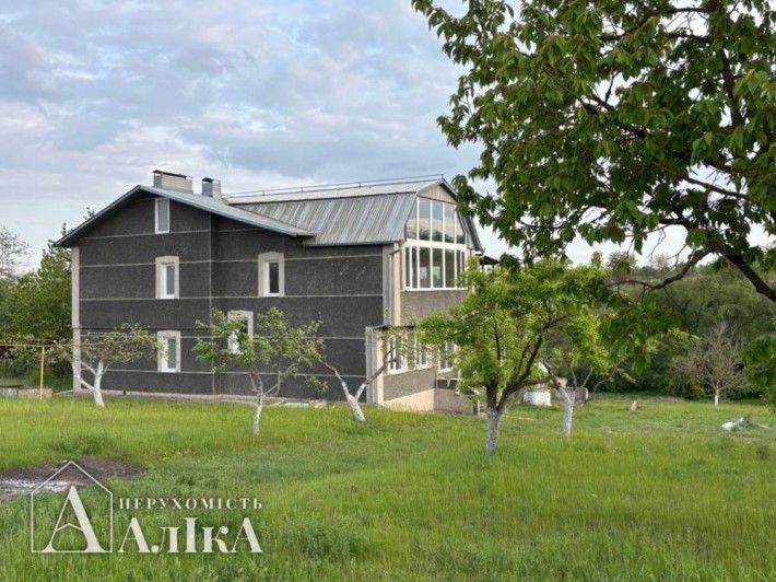 Продам двоповерховий затишний будинок поруч з містом - фото 1