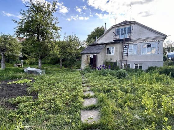 Продам будинок з великою територією Кам'янець-Подільський