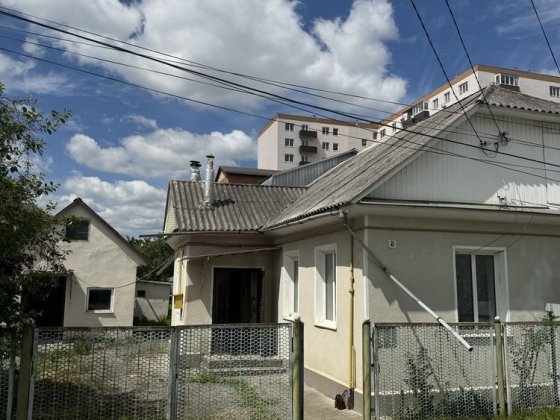 Продам частину будинку ,р-н 14 Гімназії Каменец-Подольский