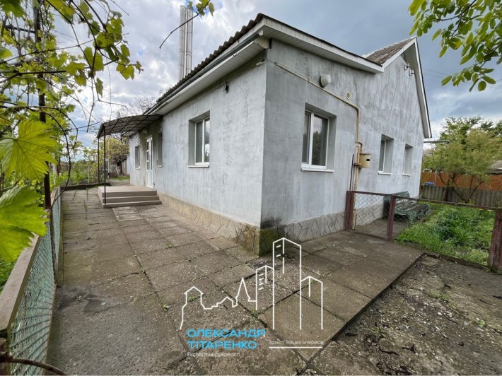 Продається житловий будинок з великою ділянкою! - фото 1