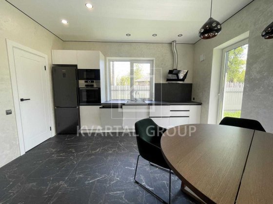 Будинок з ремонтом і меблями біля озер. Камін піч. Гостомель