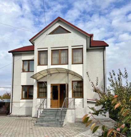 Двоповерховий будинок по Коріатовичів торг - фото 1