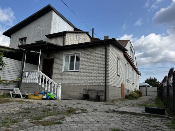 1/2 будинку з можливістю відокремлення фасадноі частини під бізнес Ковель