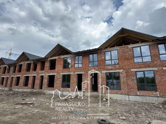 Продам неймовірний таунхаус в класному районі міста Кам'янець-Подільський